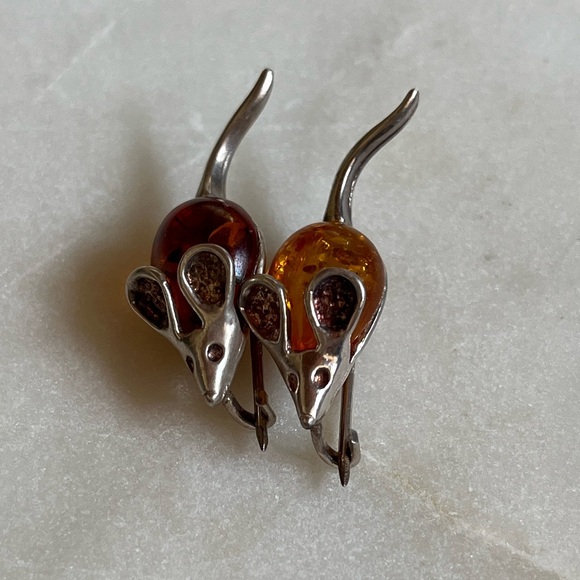 2 Vintage Baltic Amber Mice Pins - Picture 2 of 11